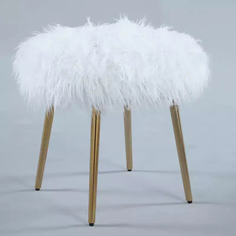 Pouf decorativo in pelliccia sintetica con gambe dorate