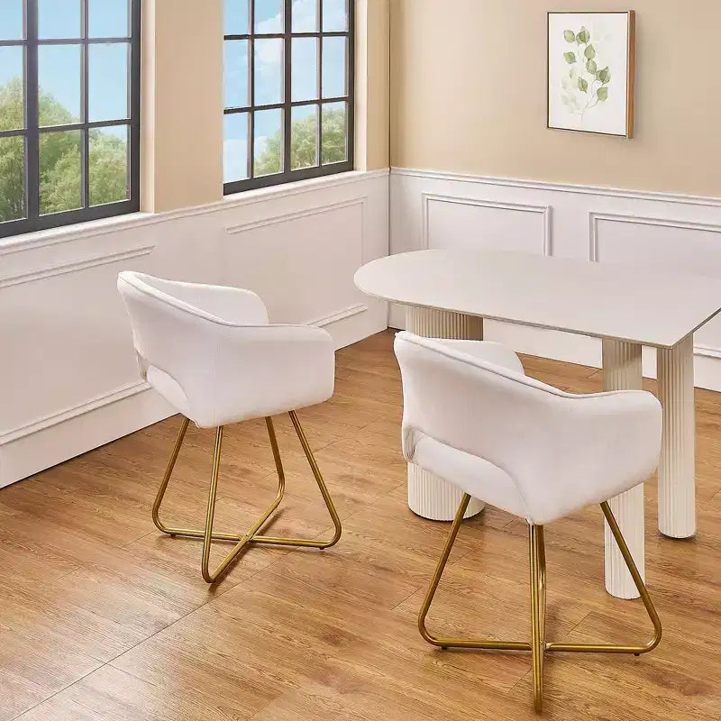 Poltrona accent in velluto Poltrona lounge moderna con base in metallo dorato e schienale imbottito bianca