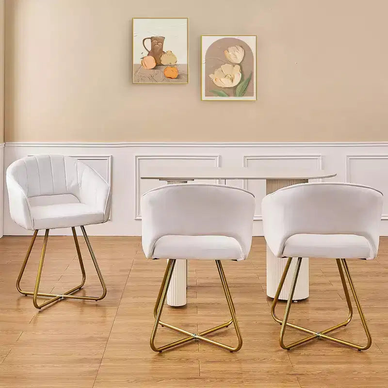 Poltrona accent in velluto Poltrona lounge moderna con base in metallo dorato e schienale imbottito bianca
