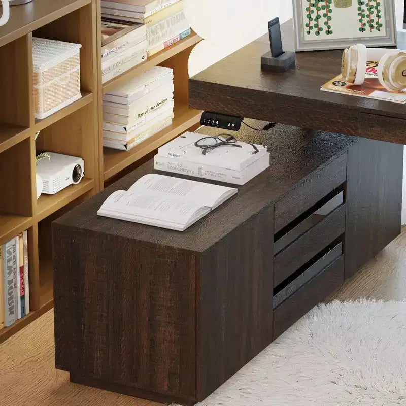 Scrivania ad angolo a L in legno scuro con altezza regolabile elettricamente e mobiletto contenitore: Workstation ergonomica per la casa
