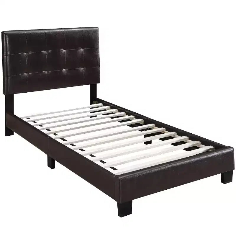 Letto a piattaforma contemporaneo rivestito in similpelle con testiera regolabile
