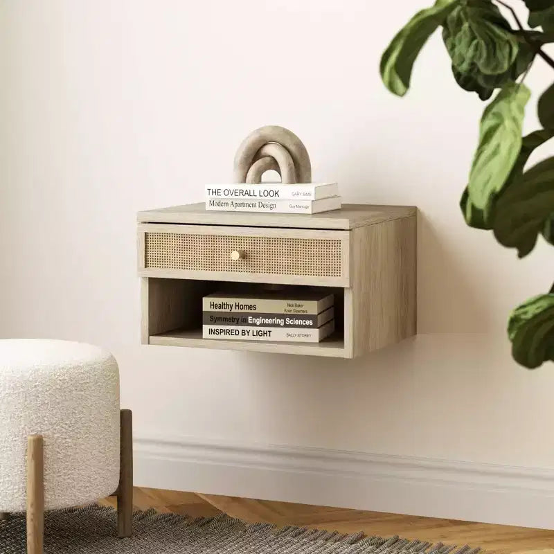 Tavolino sospeso in rattan e legno rovere chiaro