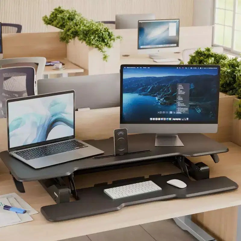 Convertitore da Scrivania Grande con Piano da 47", Nero